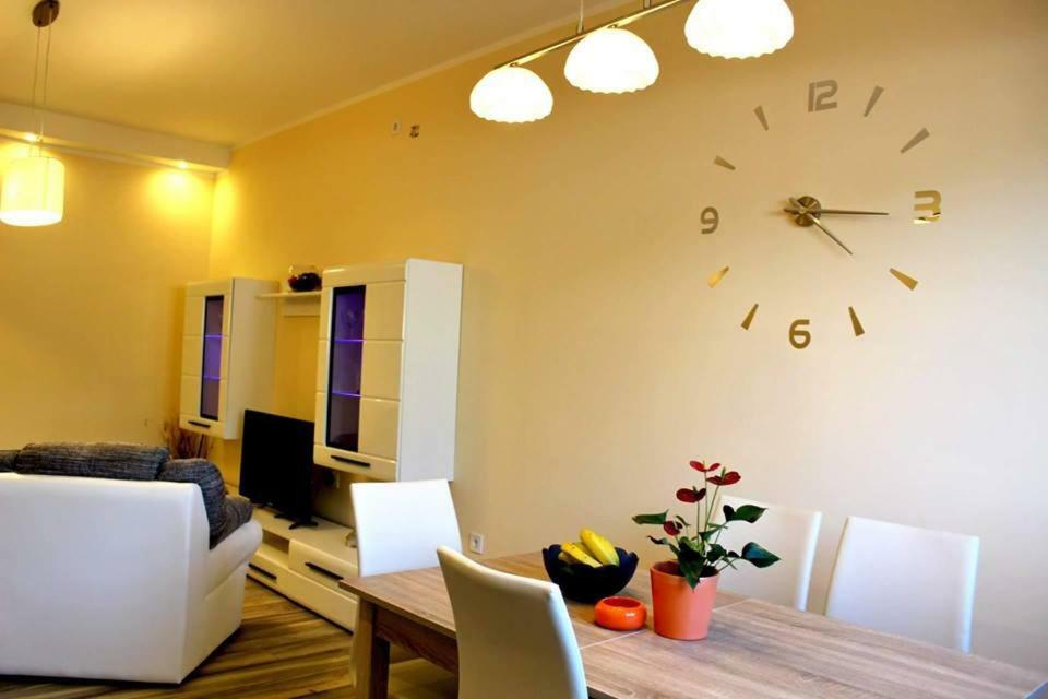 Apartments Klaudija Pula Exterior foto